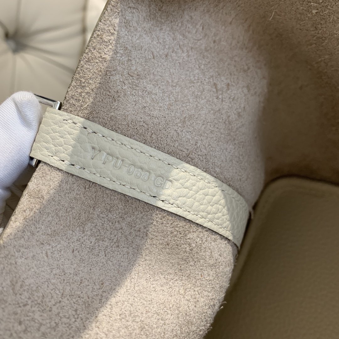 에르메스 피코탄 락18 화이트 은장 끌레망스 가죽